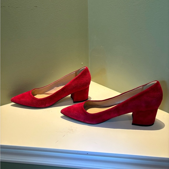 Aldo, US 8.5, raspberry suede pump with block heel excellent condition. - Picture 1 of 5
